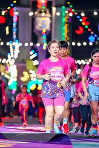 BIB: 18199, 180
                            <button type="button" onclick="openModal(24688520)" class="btn btn-primary btn-sm float-right btn-popup" data-toggle="modal" data-target=".modal-high-quality">
                        <i class="fas fa-shopping-cart"></i> Add to Cart
                    </button>
                                            <button type="button" onclick="isThisMe(24688520, true)" class="btn btn-success btn-sm float-right btn-popup btn-isme hidden" data-toggle="tooltip" data-placement="bottom" title="นี่คือรูปของคุณใช่ไหม คลิกที่นี่เพื่อเอาเข้าอัลบั้ม">
                        <i class="fas fa-plus"></i> Add to album
                    </button>
                    <button type="button" onclick="isThisMe(24688520, false)" class="btn btn-warning btn-sm float-right btn-popup btn-isnotme hidden">
                        <i class="fas fa-ban"></i> Remove from album
                    </button>